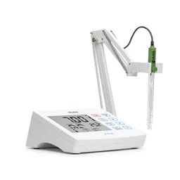 Medidor pH/CE/OD de mesa; incluye HI11310, buffers, solución limpieza, soporte y cable USB-C.