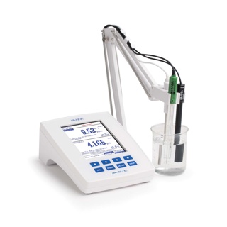 Medidor de mesa profesional pH/ISE/CE doble canal, 230V. HANNA