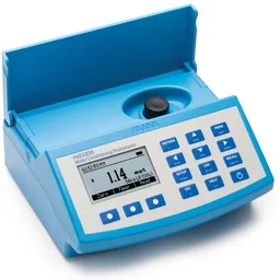 [HI83308-01] Fotómetro multiparamétrico y medidor de pH para acondicionamiento de agua (115V)